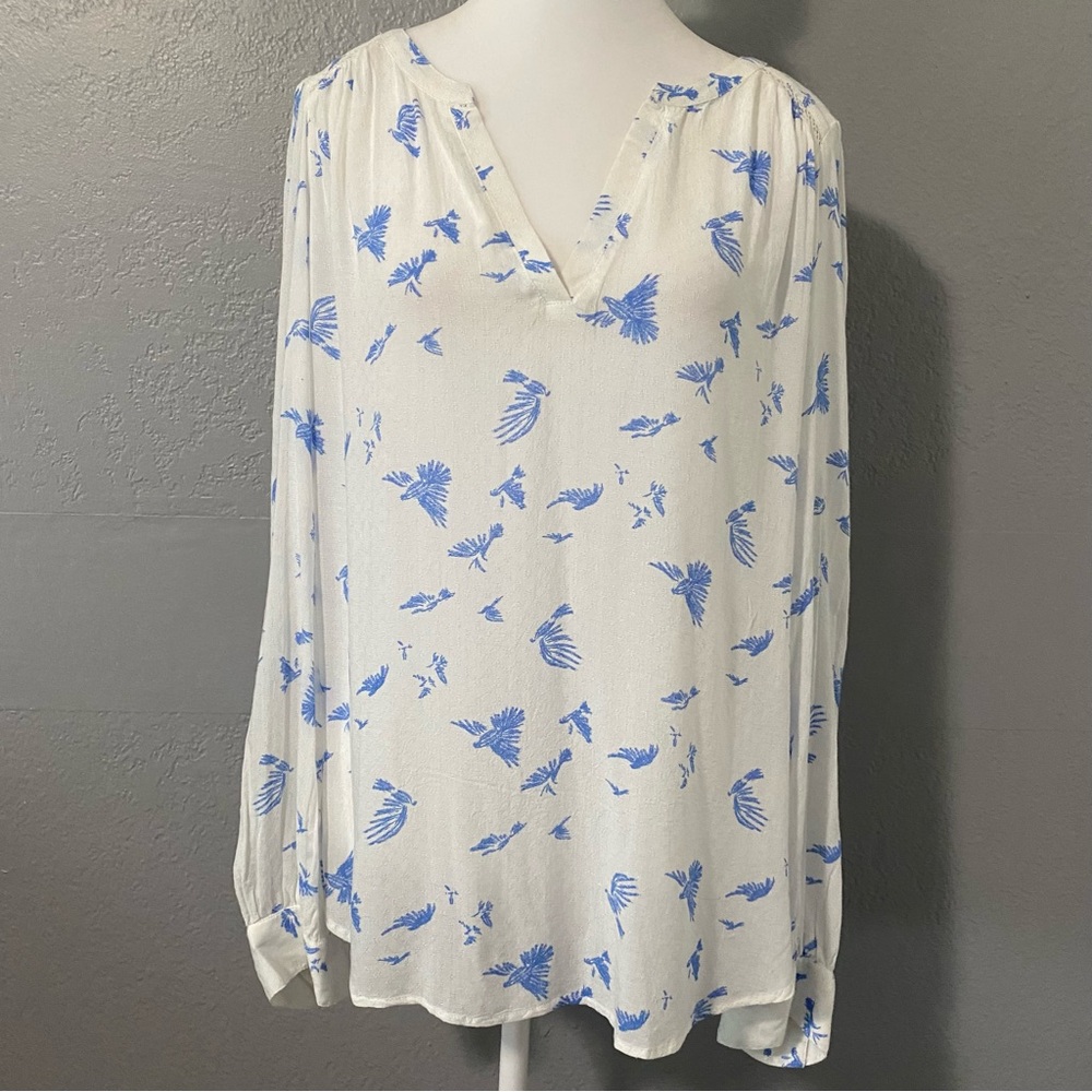 Hinge white long sleeve split V neck blouse blue bird print boho cottage Large